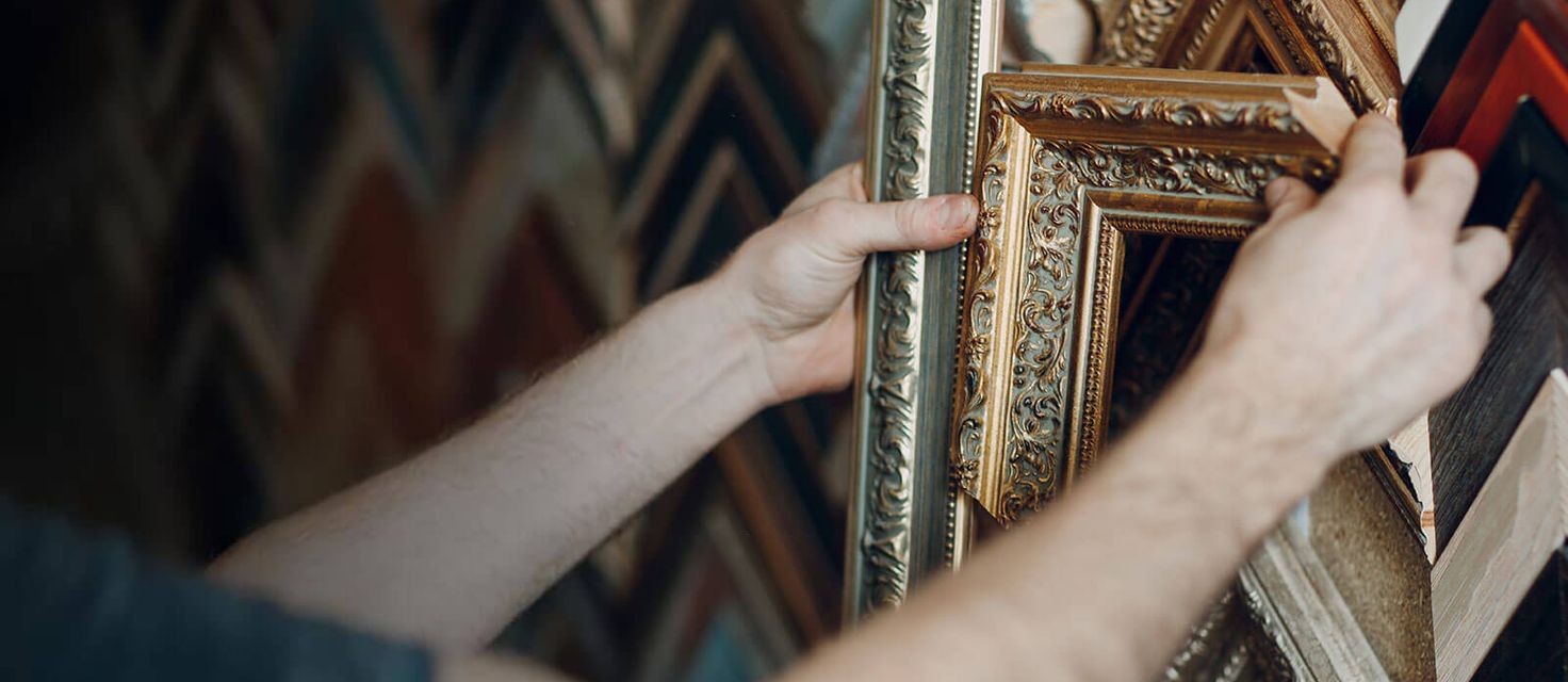 Selecting ornate frame samples